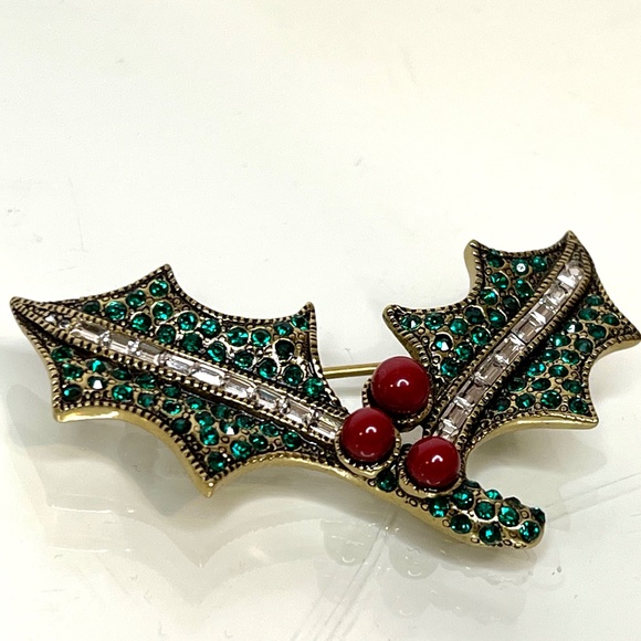 HEIDI DAUS "Holly Sprig" (with Red Holly Berries) Christmas Pin Brooch Signed - Picture 1 of 10